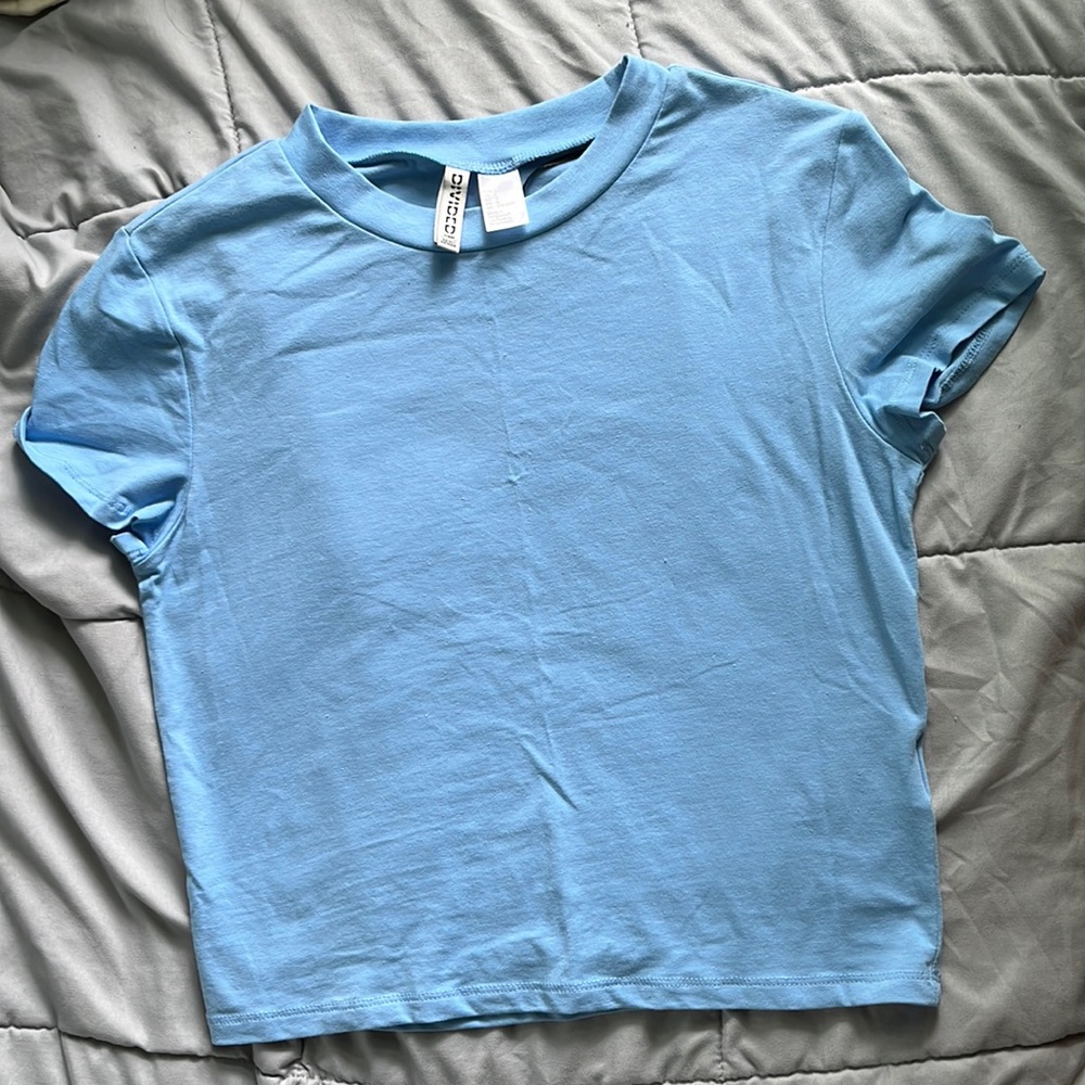 H&M blue crop top